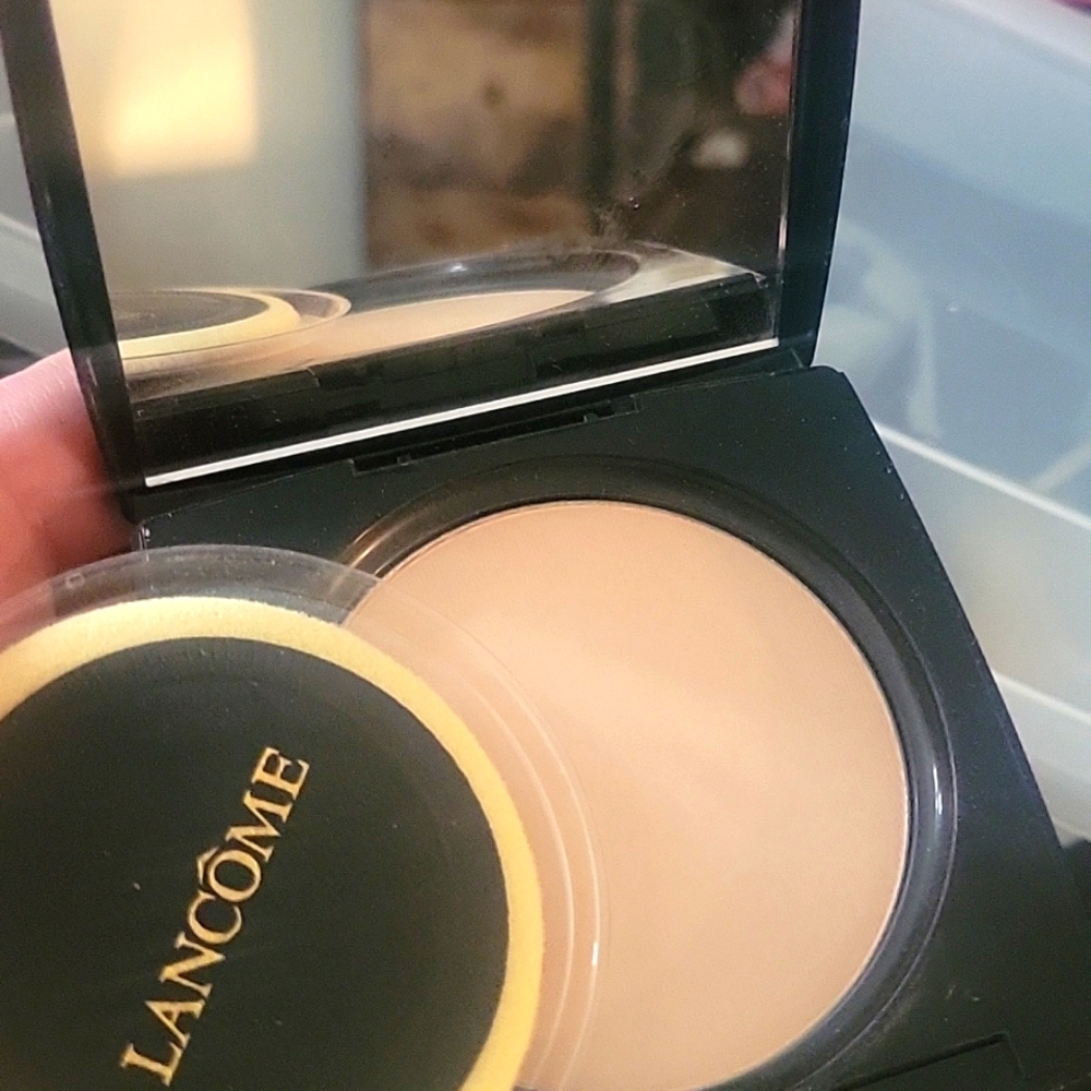 Lancome powder